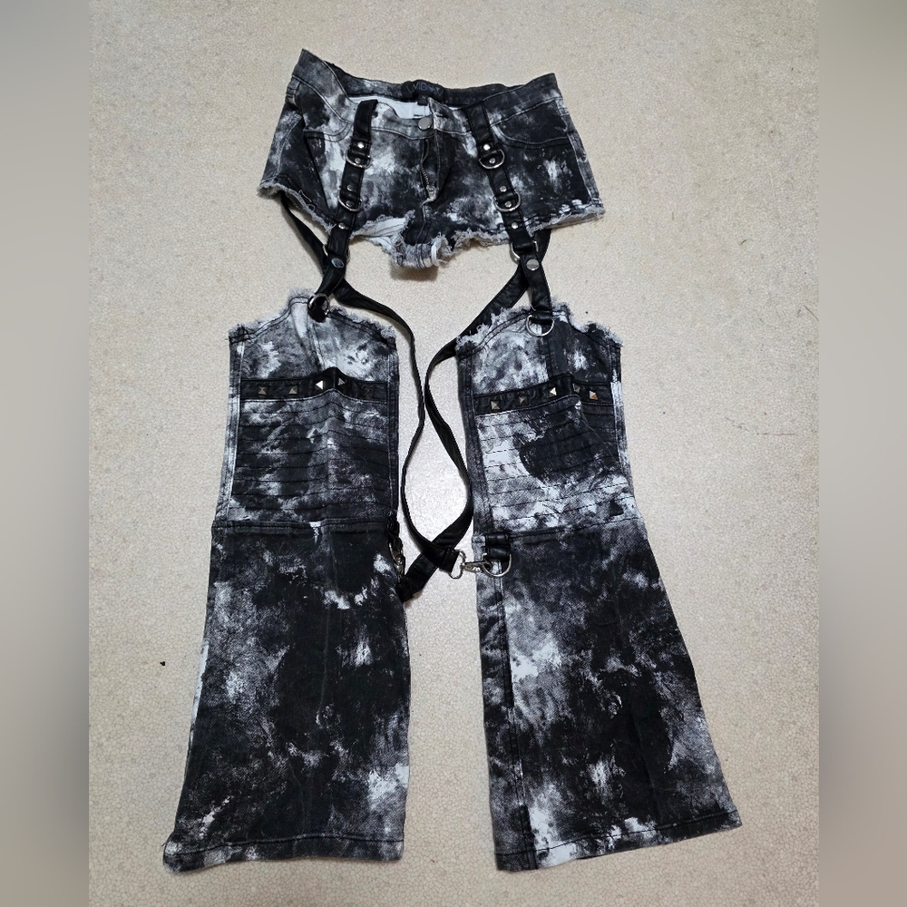Widow By Dolls Kill- Black and White Bondage Hots Pants- Detach Legs- Size M